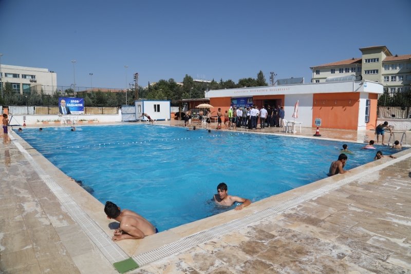 Büyükşehir Yüzme Havuzlarına Yoğun İlgi