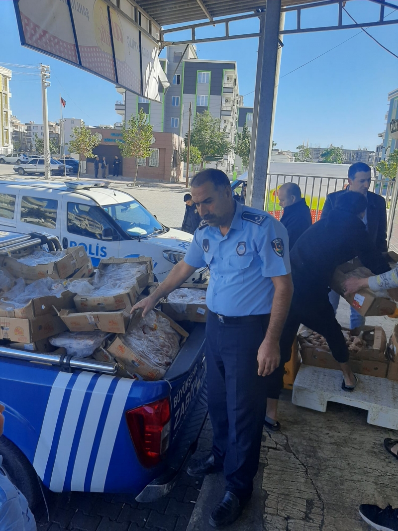 BÜYÜKŞEHİR ZABITA, DENETİMDE 1 TON BOZUK TAVUK ETİ ELE GEÇİRDİ