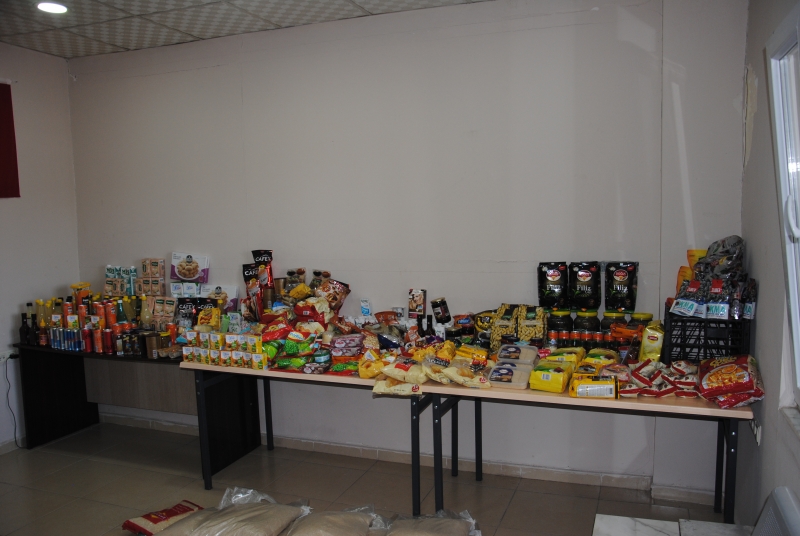 BÜYÜKŞEHİR ZABITA EKİPLERİ KURTLANMIŞ PİRİNCE EL KOYDU