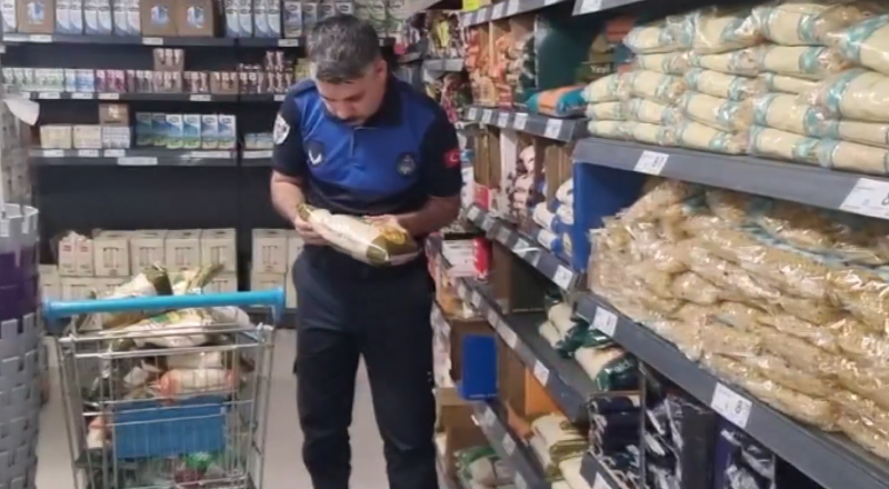 BÜYÜKŞEHİR ZABITA’DAN DENETİM, KURTLANMIŞ PİRİNÇ ELE GEÇİRİLDİ