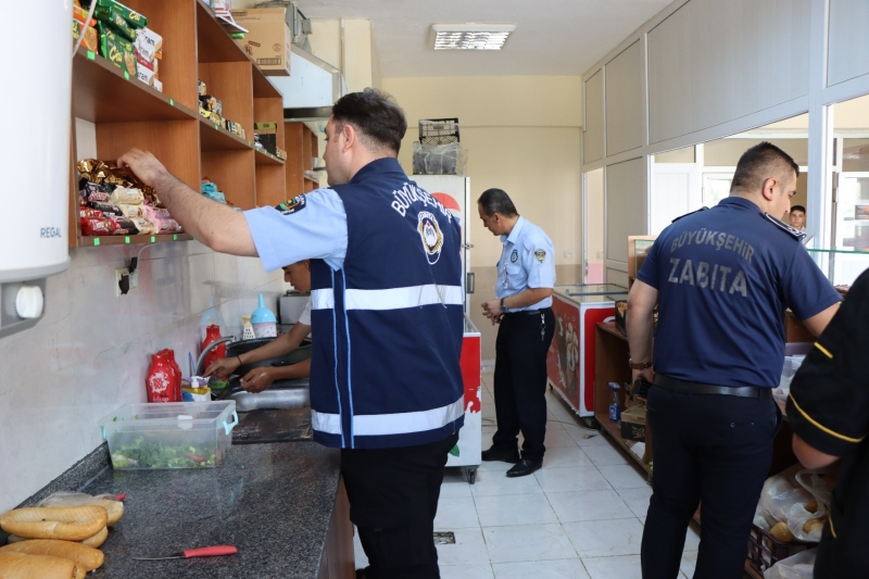 BÜYÜKŞEHİR ZABITA’DAN OKUL KANTİNLERİNDE DENETİM