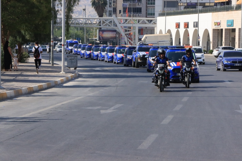 BÜYÜKŞEHİR ZABITASINDAN SİRENLER EŞLİĞİNDE ŞEHİR TURU