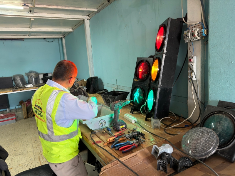 BÜYÜKŞEHİR’DE, GERİ DÖNÜŞÜMLE TASARRUF SAĞLANIYOR