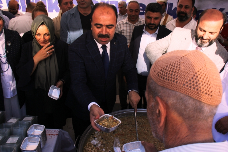 Büyükşehir'den 20 Bin Vatandaşa Aşure ikramı