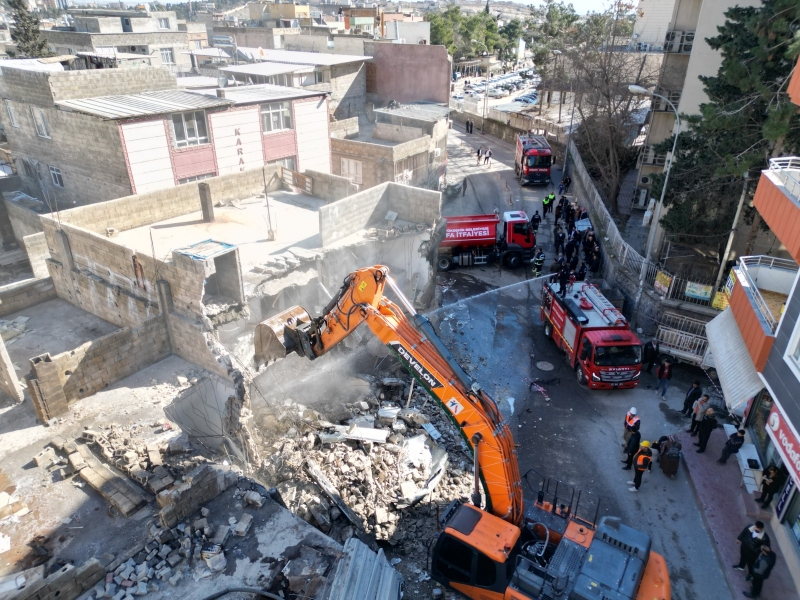 BÜYÜKŞEHİR’DEN 40 YILLIK TRAFİK SORUNUNA NEŞTER