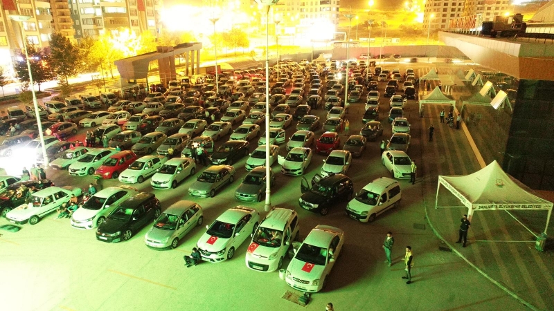 BÜYÜKŞEHİR'DEN ARABADA DERBİ KEYFİ