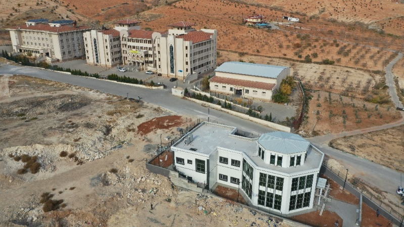 BÜYÜKŞEHİR'DEN BOZOVA'YA KÜTÜPHANE