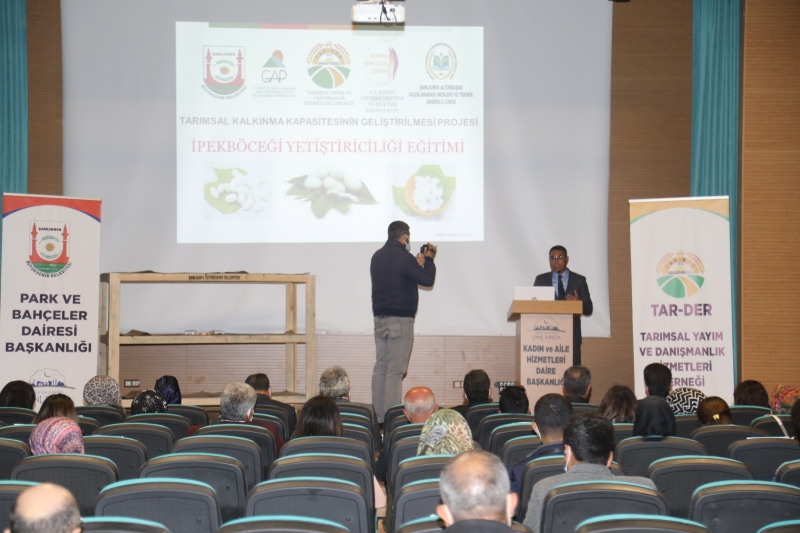 BÜYÜKŞEHİRDEN ÇİFTÇİLERE İPEKBÖCEKÇİLİĞİ YETİŞTİRİCİLİĞİ KONULU EĞİTİM SEMİNERİ