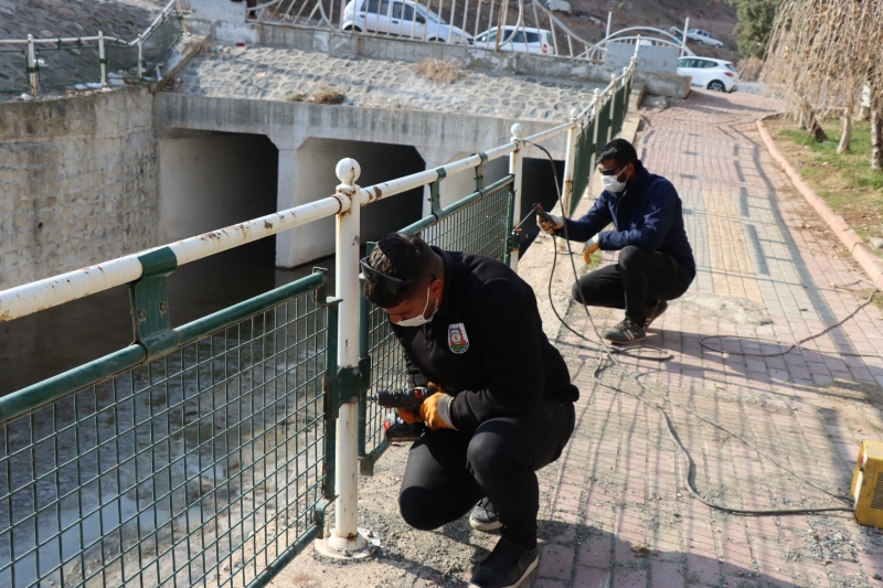 BÜYÜKŞEHİR’DEN DERELERDE PERİYODİK TEMİZLİK ÇALIŞMASI