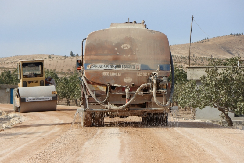 BÜYÜKŞEHİR’DEN HALFETİ KIRSALINDA YOL ÇALIŞMASI