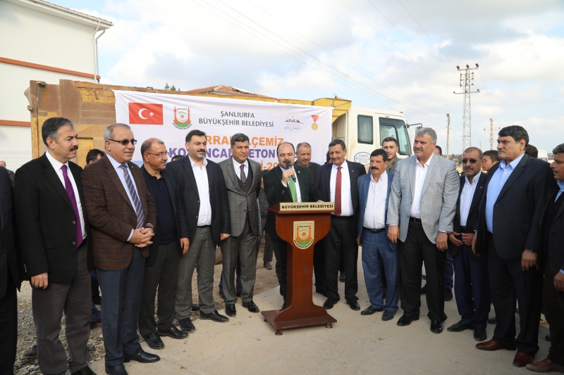 Büyükşehir'den Harran'da Beton Yol Atağı