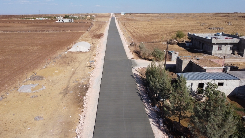 BÜYÜKŞEHİR’DEN HİLVAN’DA ÇELİK HASIRLI BETON YOL UYGULAMASI