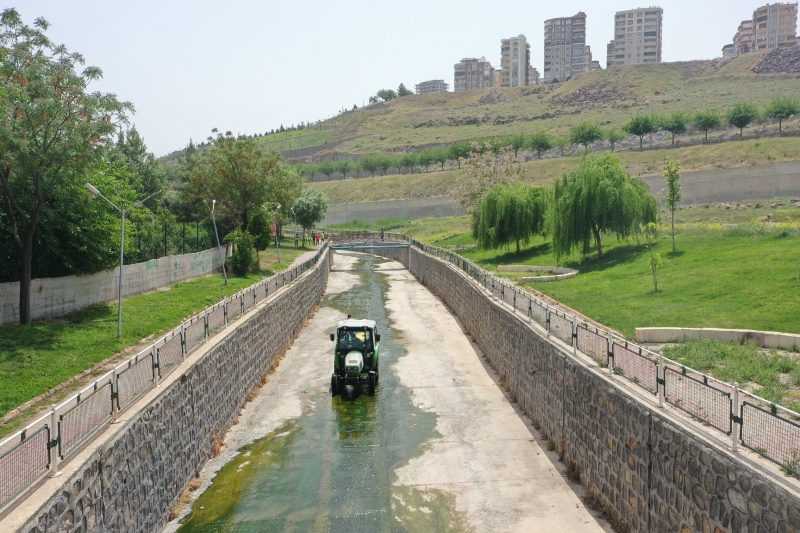 BÜYÜKŞEHİR’DEN İLAÇLAMA SEFERBERLİĞİ