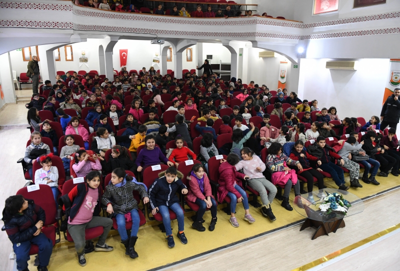 BÜYÜKŞEHİR’DEN ÖĞRENCİLERE SİNEMA ETKİNLİĞİ