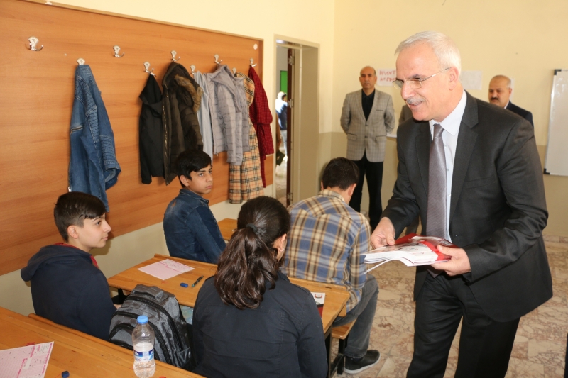 Büyükşehir'den Öğrencilere Deneme Sınavı