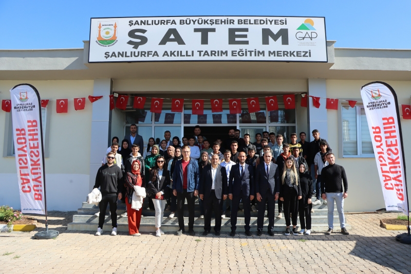 BÜYÜKŞEHİR’DEN ÖĞRENCİLERE TOPRAKLI VE TOPRAKSIZ SERA KONULARINDA EĞİTİM