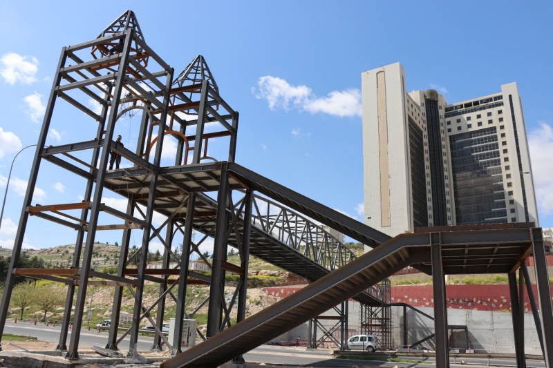 BÜYÜKŞEHİR’DEN OKULLAR BÖLGESİNE ÜST GEÇİT