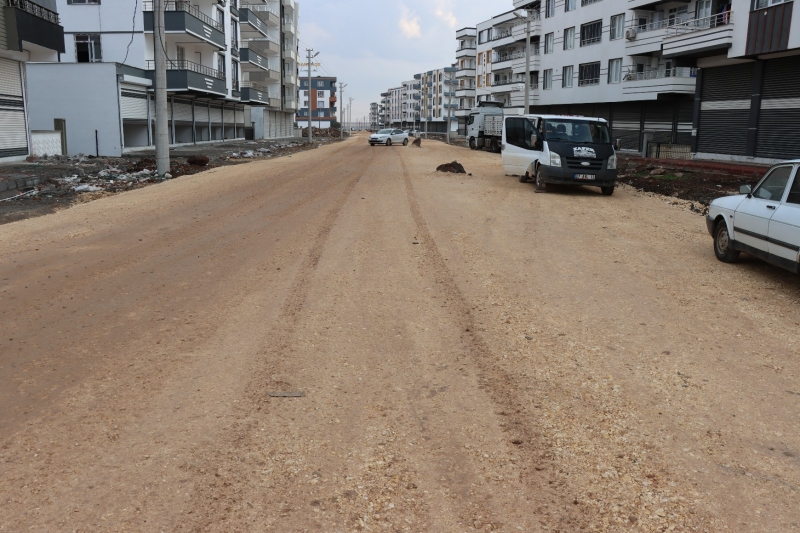 BÜYÜKŞEHİR’DEN SİVEREK’TE YOL ÇALIŞMASI