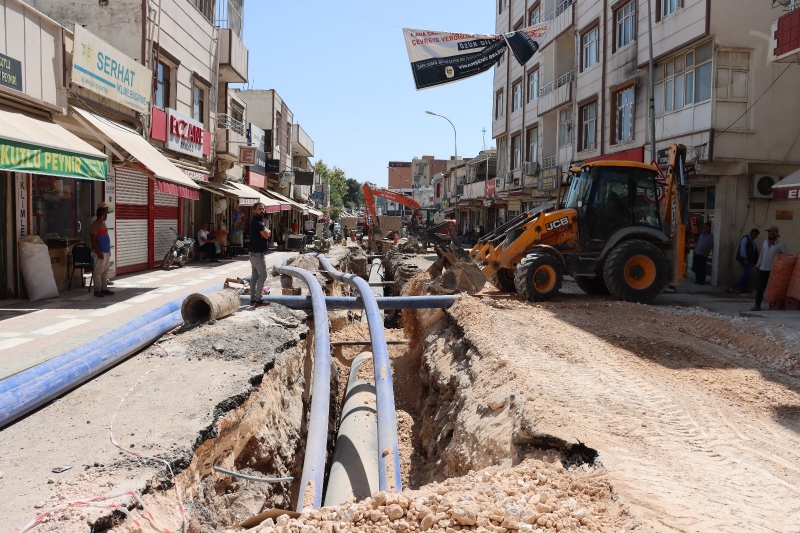 BÜYÜKŞEHİR’DEN VİRANŞEHİR İLÇESİNDE ASFALT ÖNCESİ HAZIRLIK