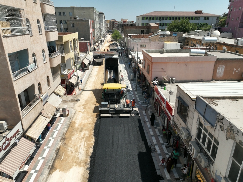 BÜYÜKŞEHİR’DEN VİRANŞEHİR’DE SICAK ASFALT ATAĞI