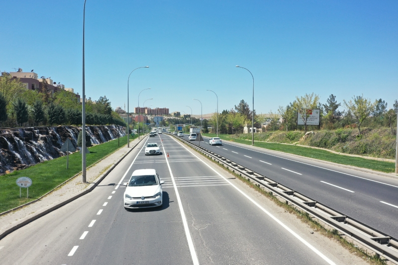 BÜYÜKŞEHİR’DEN YOL İŞARETLEME ÇALIŞMASI