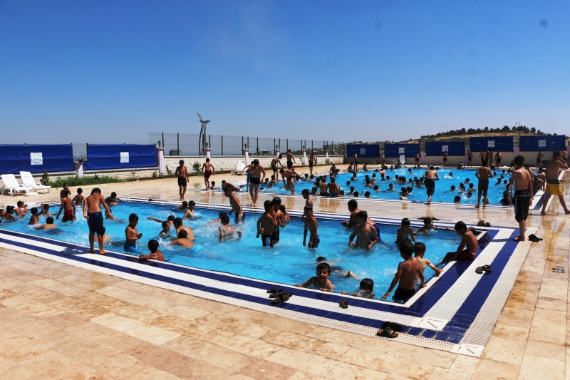 Büyükşehir'in Havuzlarından Bir Haftada 50 Bin Vatandaş Yaralandı