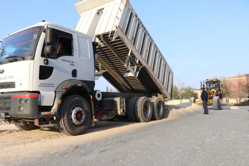 BÜYÜYEN KARAKÖPRÜ’YE YENİ YOLLAR KAZANDIRILIYOR