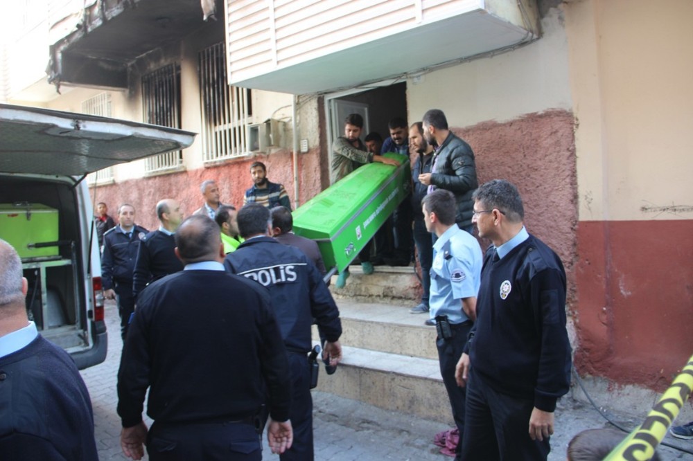 Prizde unuttuğu ütü genç kızın canına mal oldu