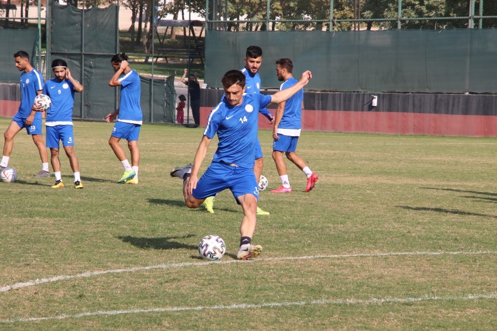 Karaköprü Belediyespor galibiyet için Aksaray’a gitti