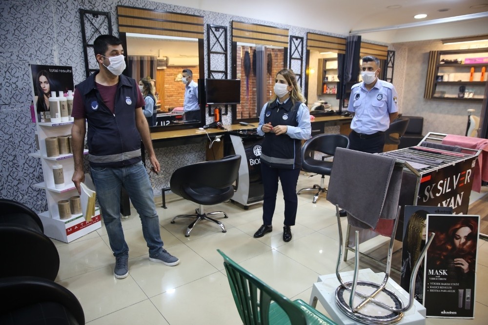 Haliliye’de berber ve kuaförler denetlendi