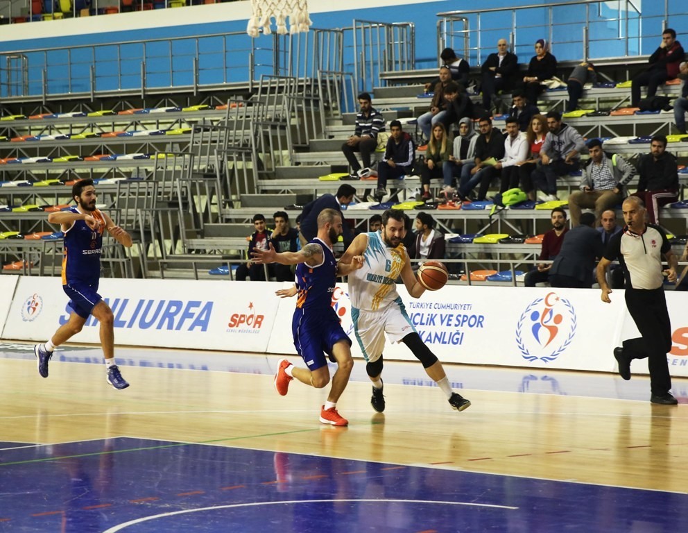Haliliye basketbol takımı namağlup