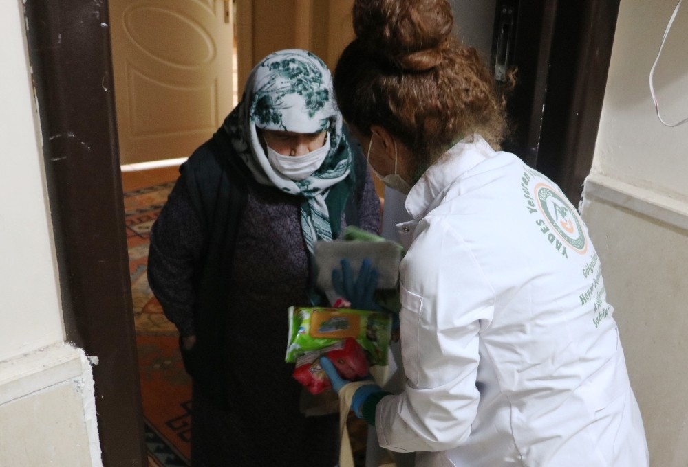 Şanlıurfa’da 65 yaş üstü vatandaşların ihtiyaçları karşılanıyor