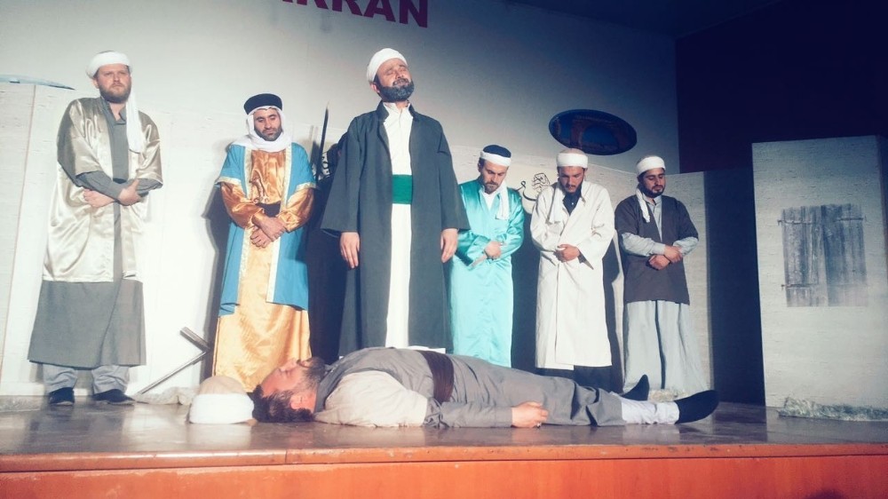 Cami imamları ve öğretmenlerden tiyatro gösterisi