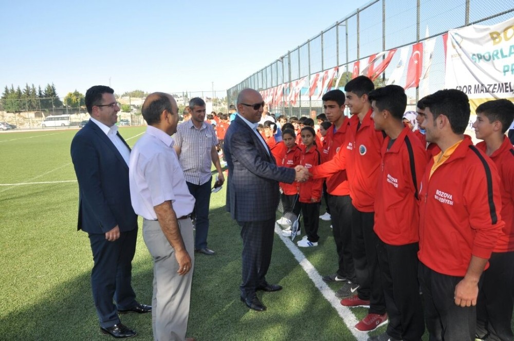 Kayyumdan 122 öğrenciye spor malzemesi