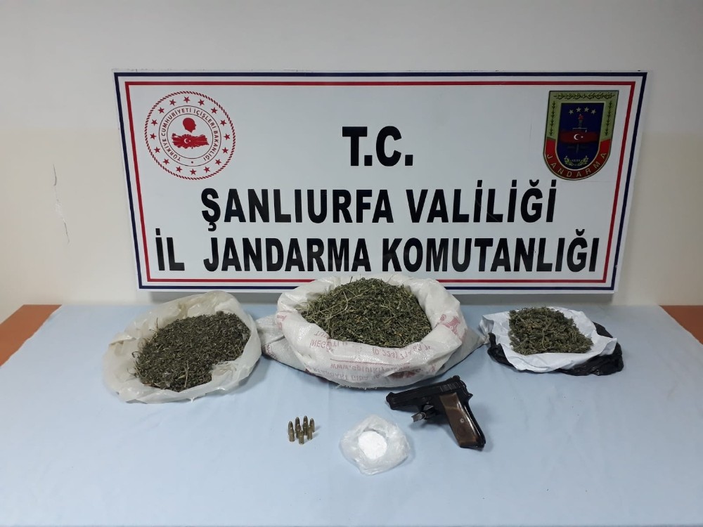 Cezaevi firarisi uyuşturucu ve silahla yakalandı