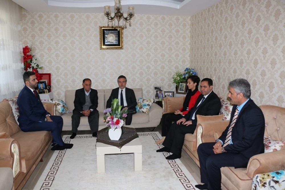 Bakan Yardımcısı Karabay, şehit ailelerine ziyaret
