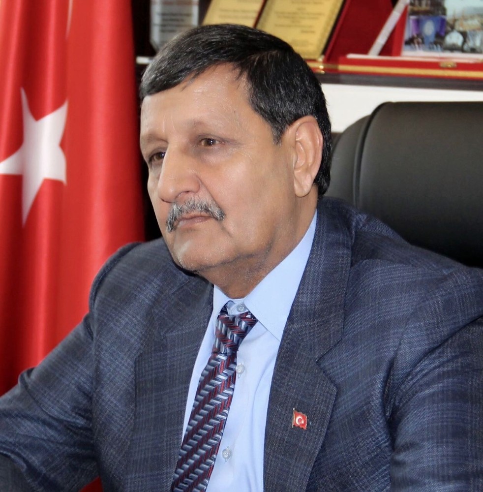 Başkan Özyavuz 23 Nisan’ı kutladı