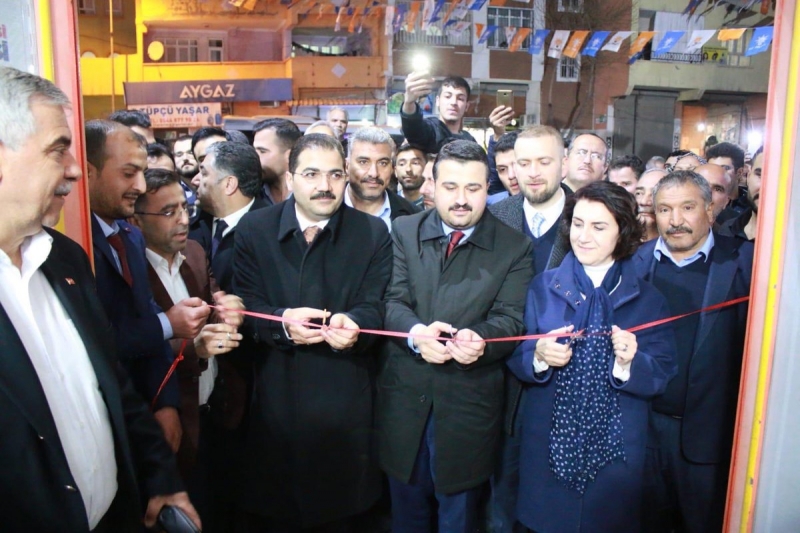 Canbeyli'den Miting Havasında Seçim Bürosu Açılışı