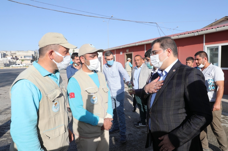 Canpolat işçilerle bayramlaştı