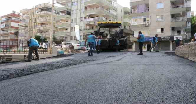 Canpolat sıcak asfalt çalışmalarını inceledi
