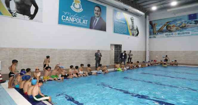 Canpolat spor kurslarındaki gençlerle bir araya geldi