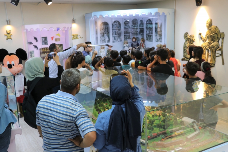 ÇOCUKLAR OYUNCAK MÜZESİNİ ÇOK SEVDİ