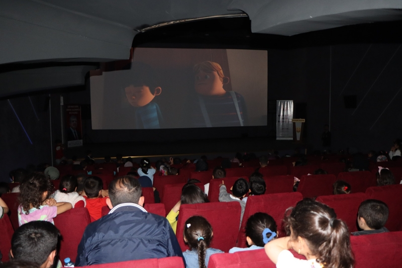 ÇOCUKLARA İKİ SÜPRİZ BİRDEN, HEM SİNEMA HEM ANİMASYON GÖSTERİSİ