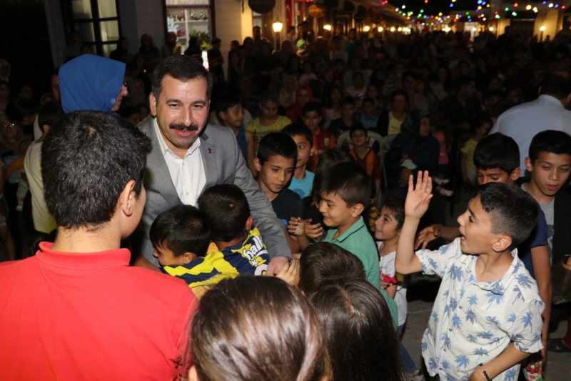 Çocuklardan Başkan Baydilli'ye Sevgi Seli