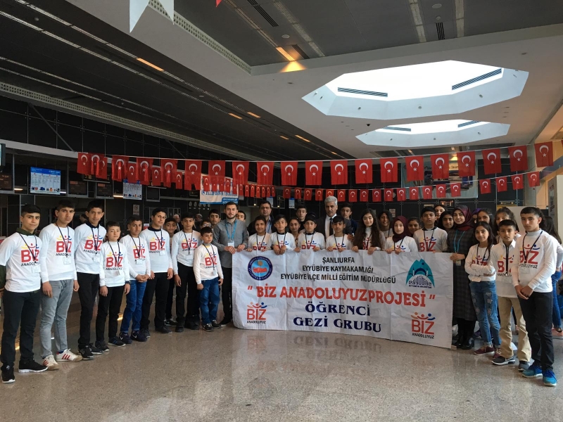 Çoğu İlk Kez Uçağa Binen Öğrenciler Büyük Mutluluk Yaşıyor