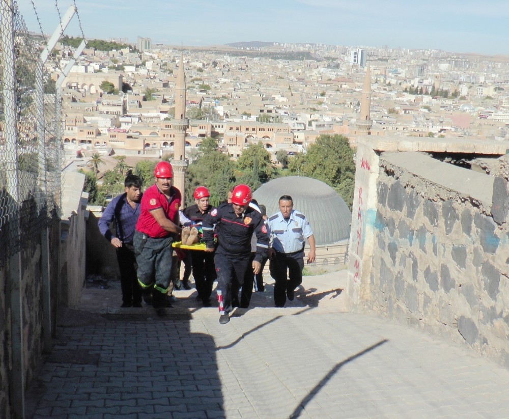 Kale hendeğine düşen Suriyeli çocuk ağır yaralandı