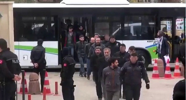 Aralarında parti ve belediye başkanlarının da bulunduğu 21 kişi tutuklandı