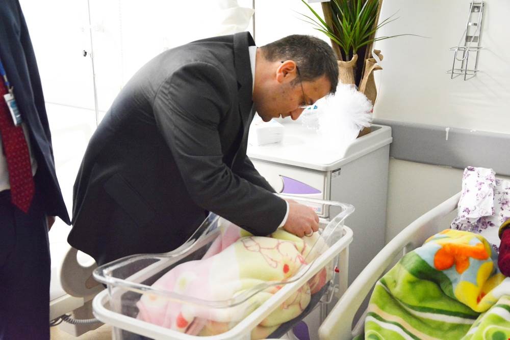 Patlamada şehit olan bekçinin adı yeğenine verildi