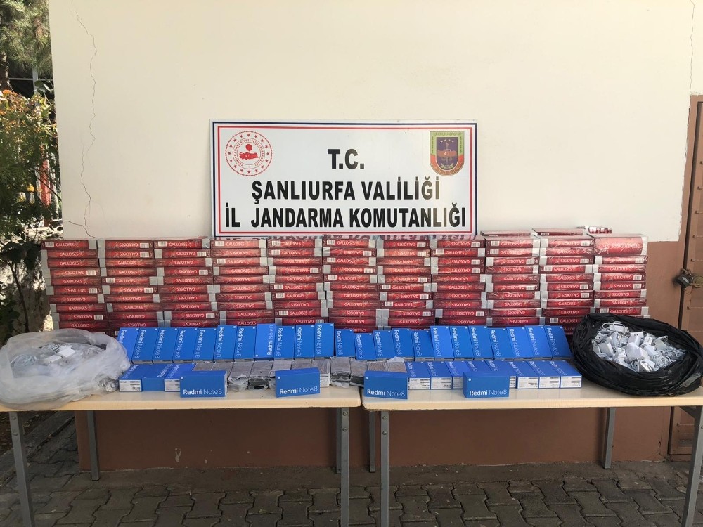 Şanlıurfa’da kaçak sigara ve cep telefonu ele geçirildi