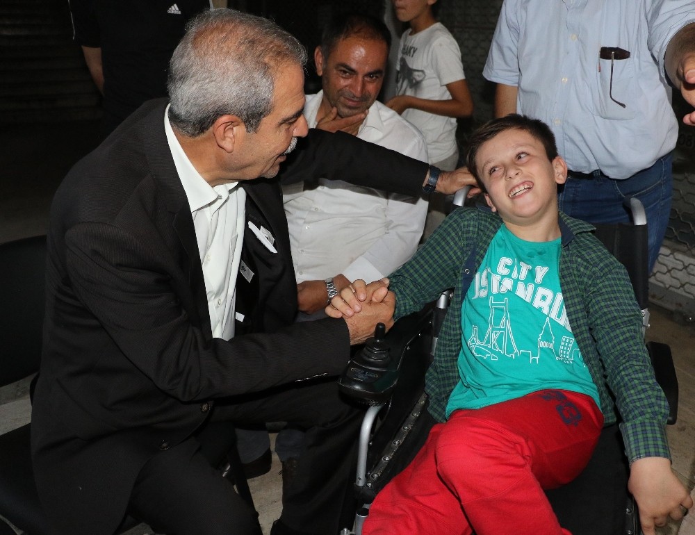 Haliliye Belediyesi engellilerin ailelerine gıda yardımı yaptı